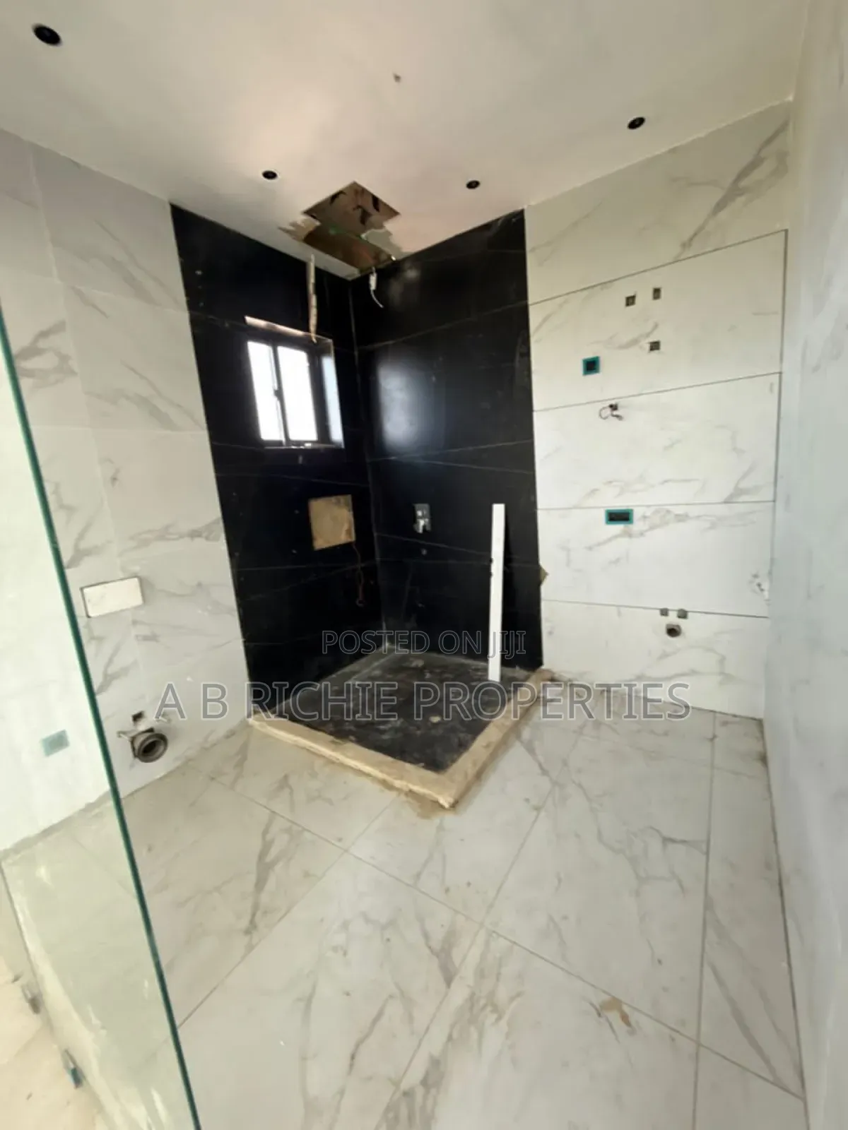 4bdrm Townhouse/Terrace in Ab Richie Properties, East Legon for sale