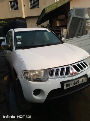 Mitsubishi L200 Club Cab 2.5 136hp 4WD 2007 White