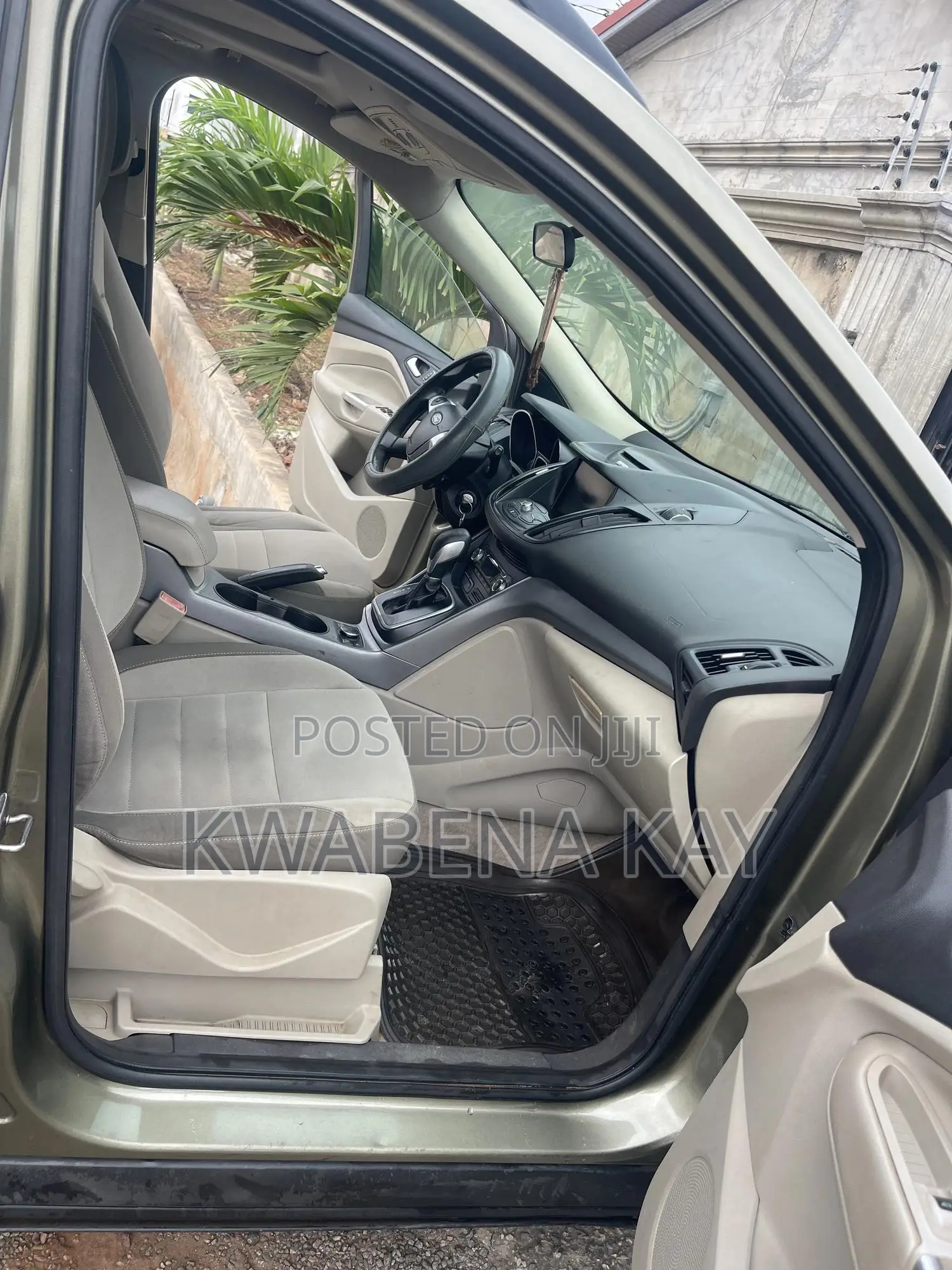 Ford Escape SE 4dr SUV AWD (1.6L 4cyl Turbo 6A) 2014 Gold