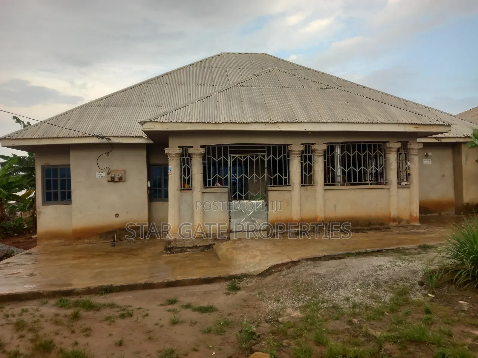 5bdrm House in Agyaako Buoho, Kumasi Metropolitan for sale