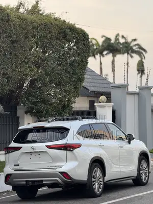 Toyota Highlander Platinum 2022 White