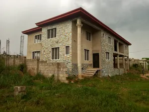 6bdrm House in Agyaako Buoho, Kumasi Metropolitan for sale