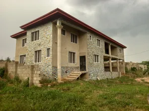 6bdrm House in Agyaako Buoho, Kumasi Metropolitan for sale