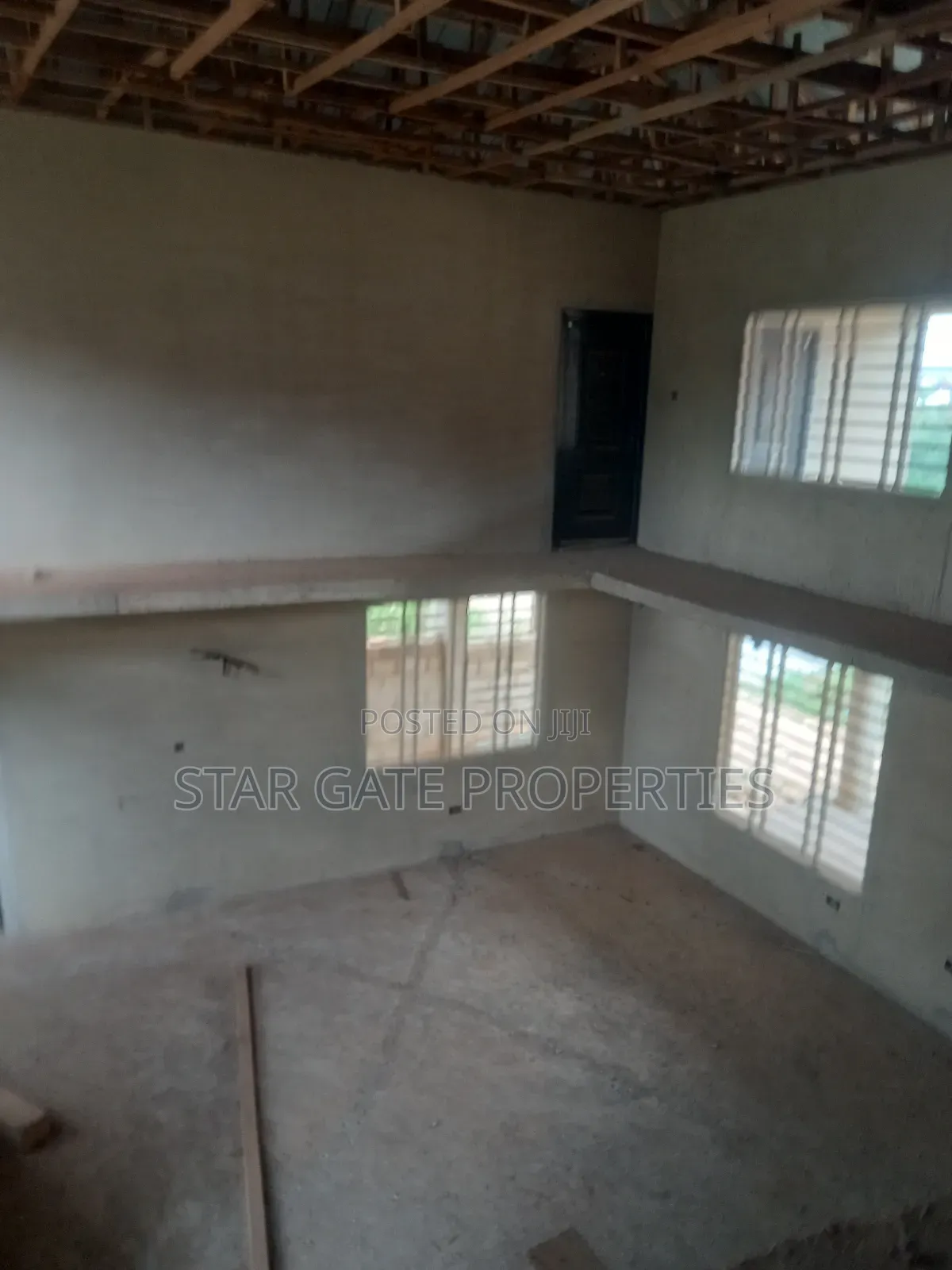 6bdrm House in Agyaako Buoho, Kumasi Metropolitan for sale