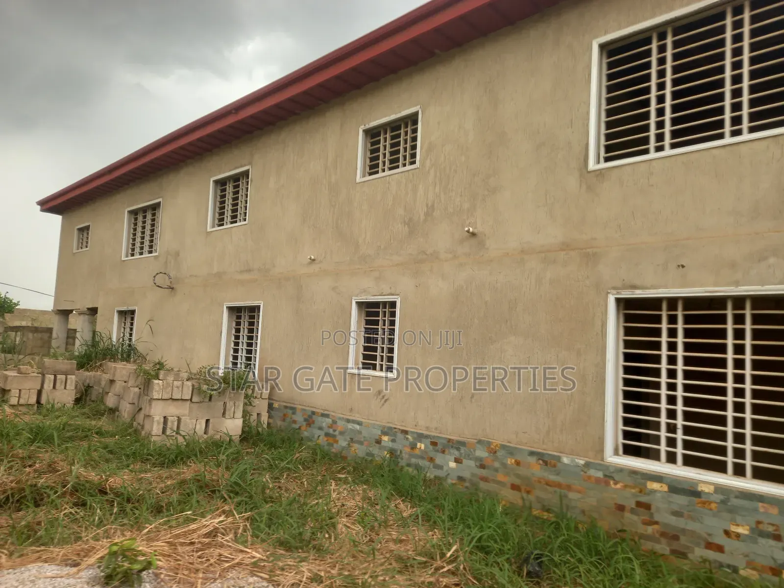 6bdrm House in Agyaako Buoho, Kumasi Metropolitan for sale