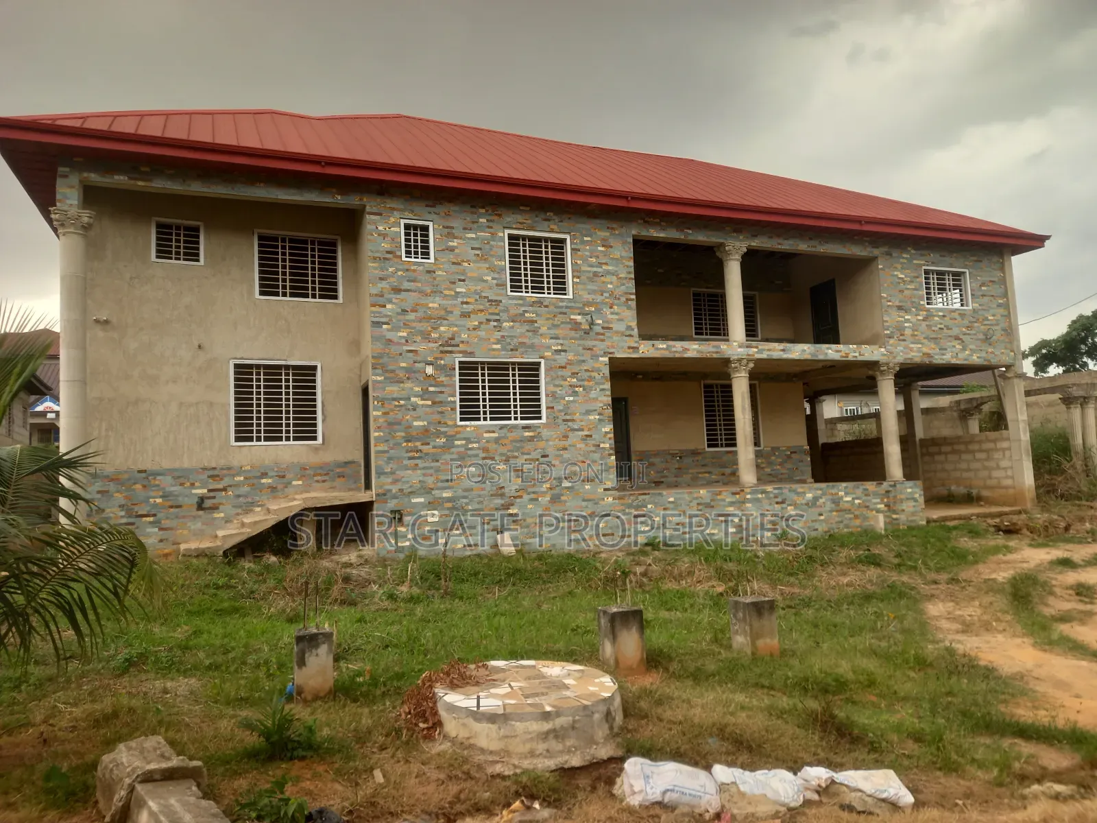 6bdrm House in Agyaako Buoho, Kumasi Metropolitan for sale