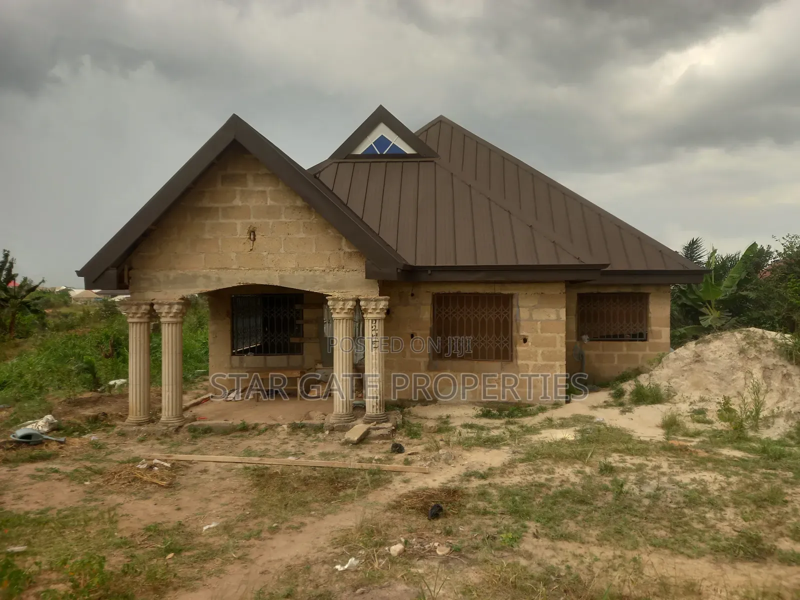 4 Bedrooms House for Sale at Agyaako Buoho