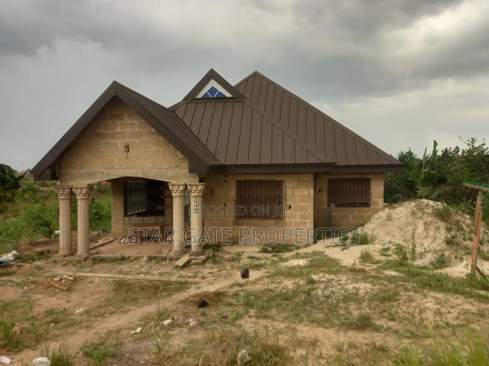 4 Bedrooms House for Sale at Agyaako Buoho