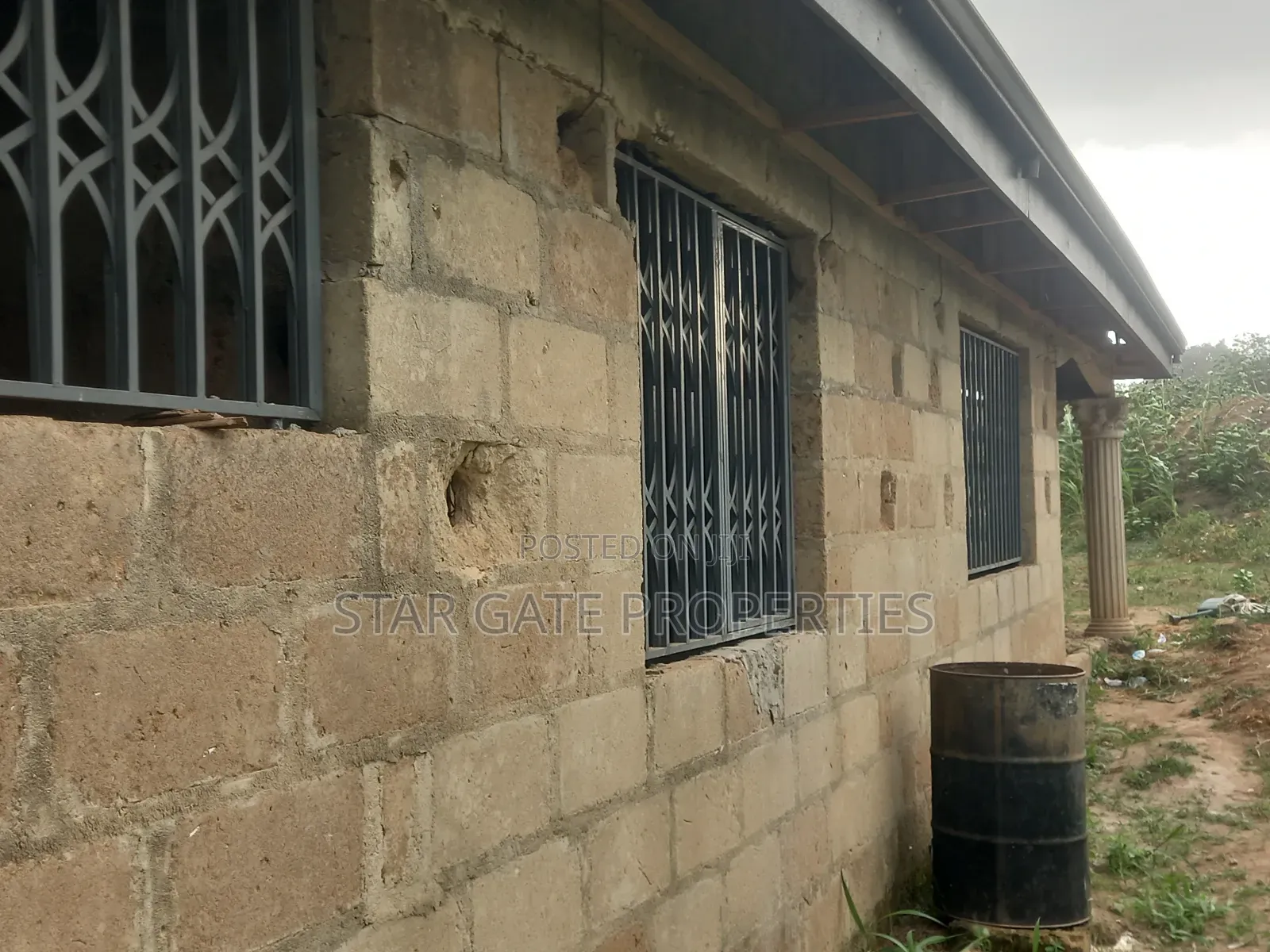 4 Bedrooms House for Sale at Agyaako Buoho