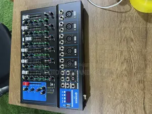 Yamaha F7 7-Channel Mixer