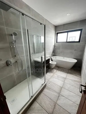 4bdrm House in Kg. Franco, Airport Residential Area for rent