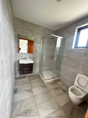 4bdrm House in Kg. Franco, Airport Residential Area for rent