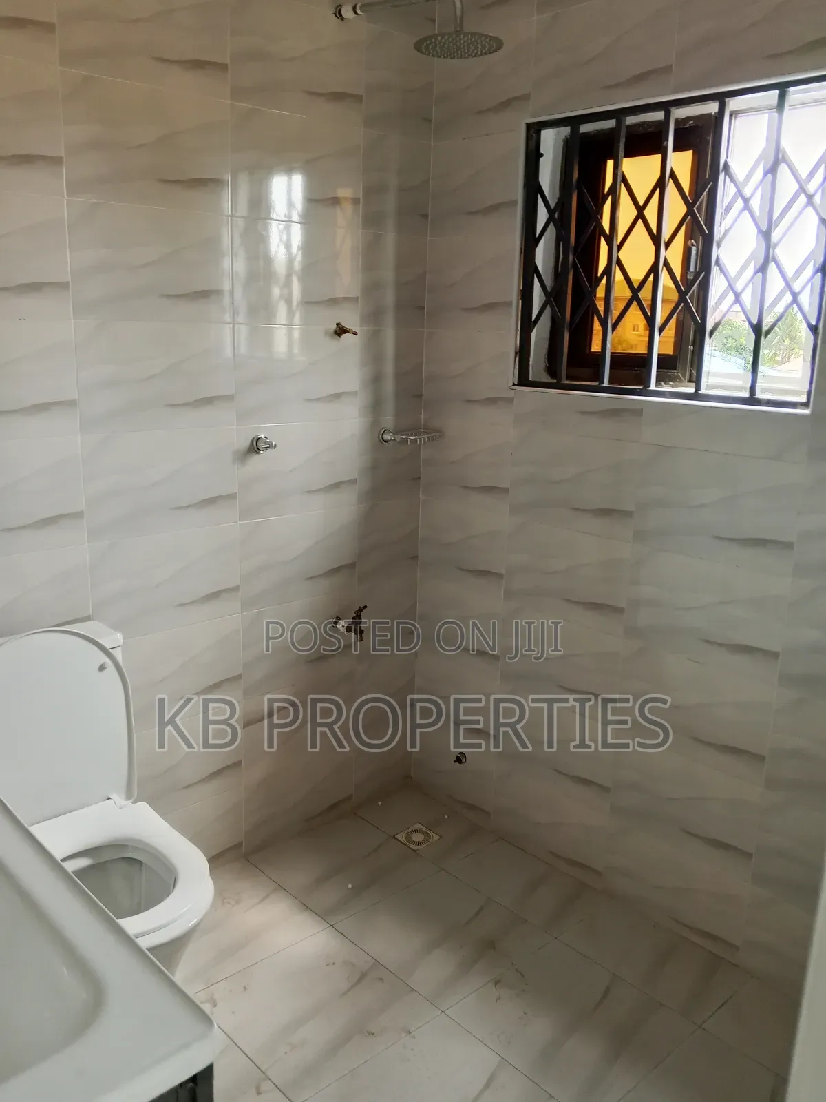 2bdrm Apartment in Kb Properties, Spintex for rent