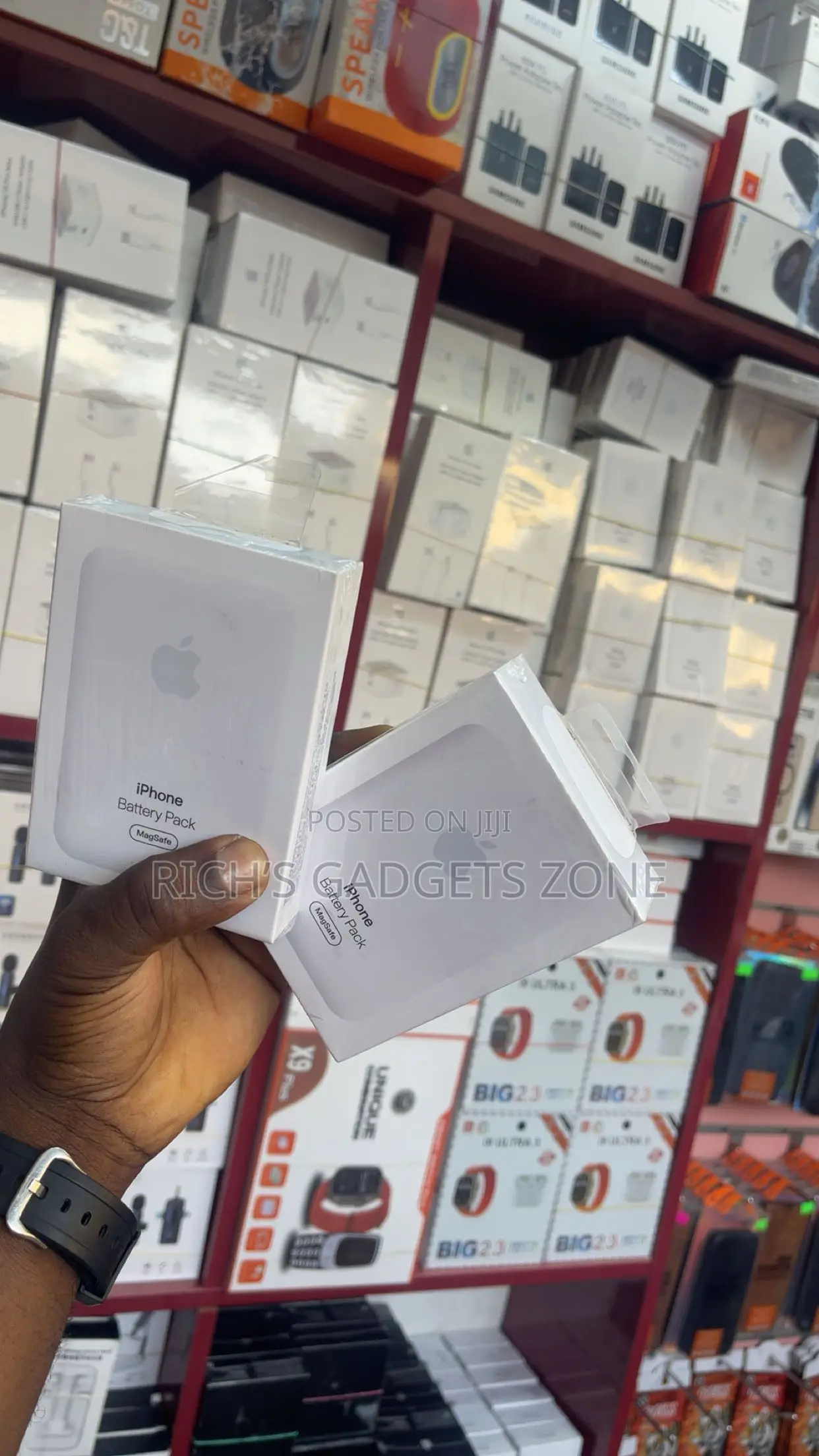 Apple Magsafe Battery Pack ( Power Bank)