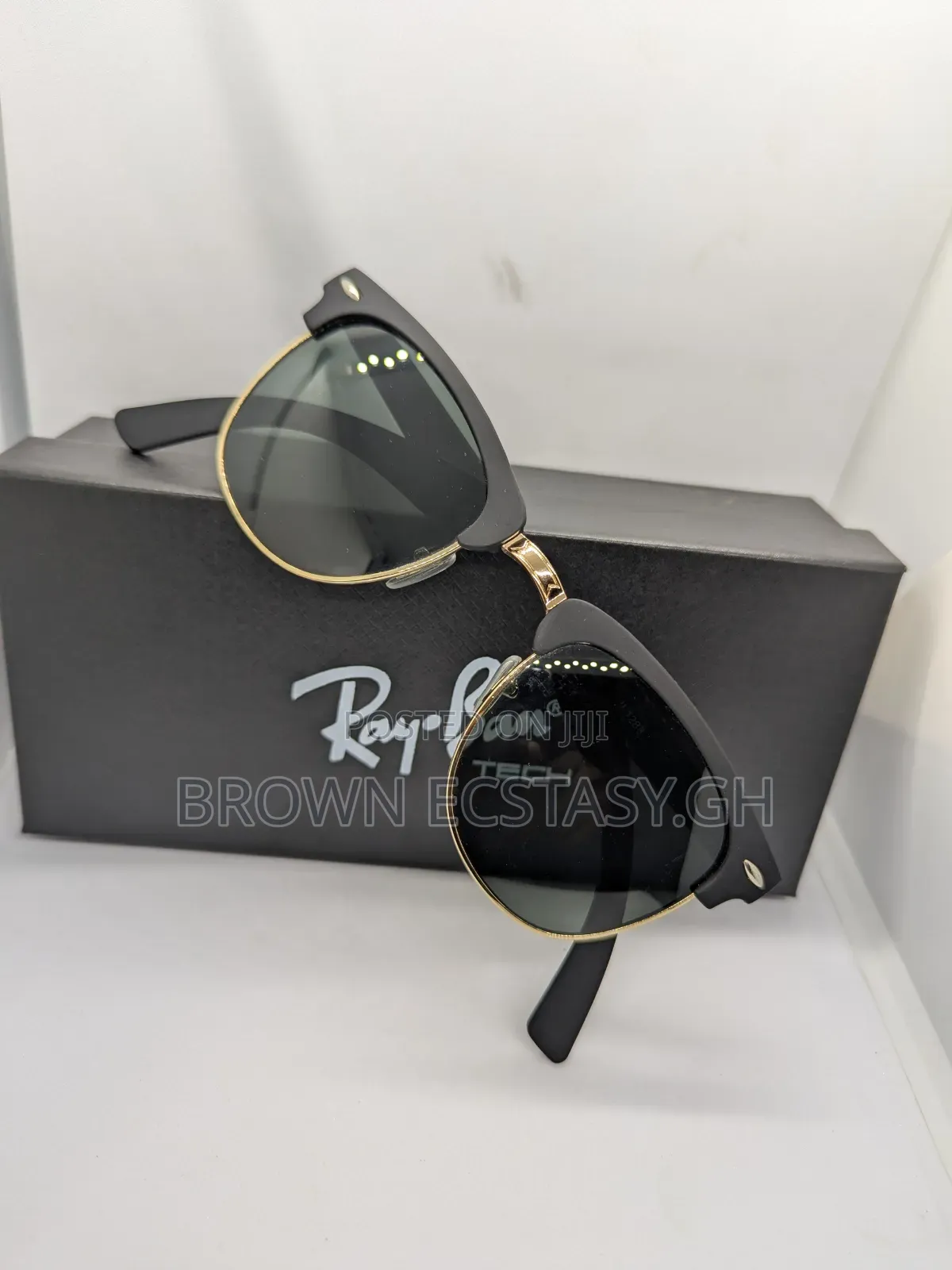 Foldable Ray-Ban Club Master