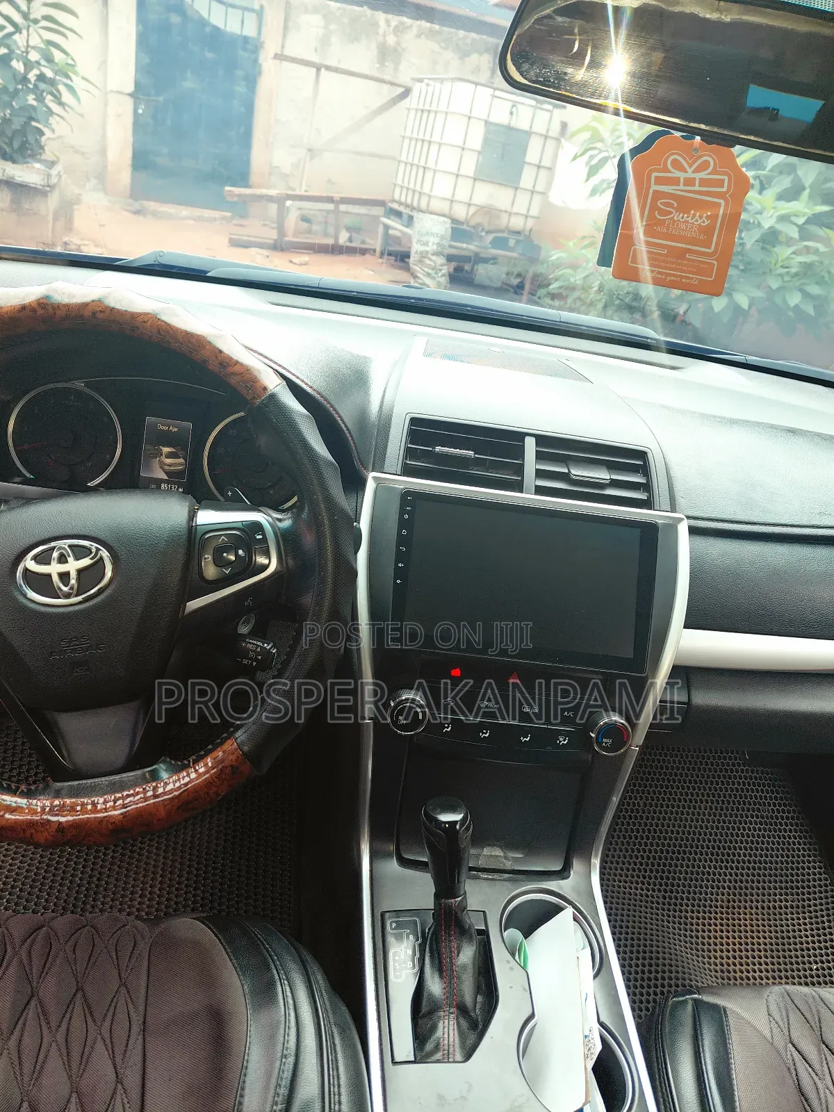 Toyota Camry SE 4dr Sedan (2.5L 4cyl 6A) 2015 Gray