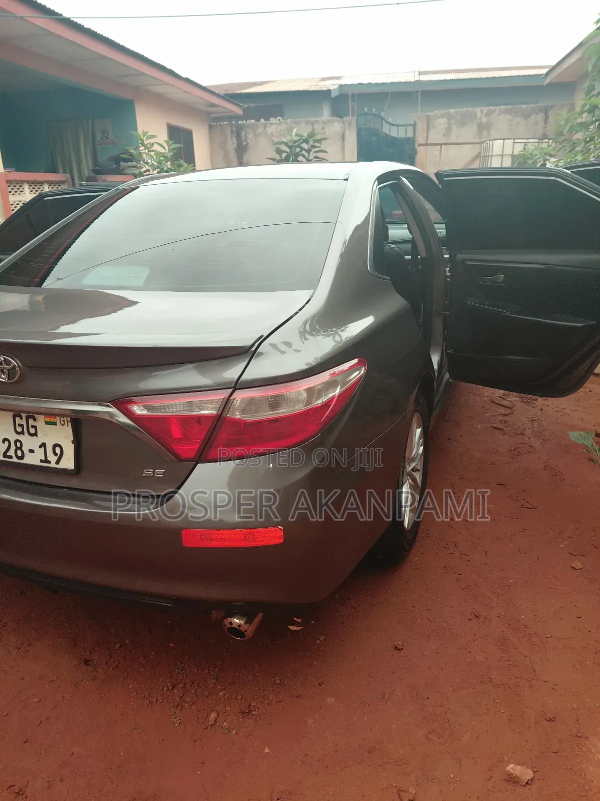 Toyota Camry SE 4dr Sedan (2.5L 4cyl 6A) 2015 Gray