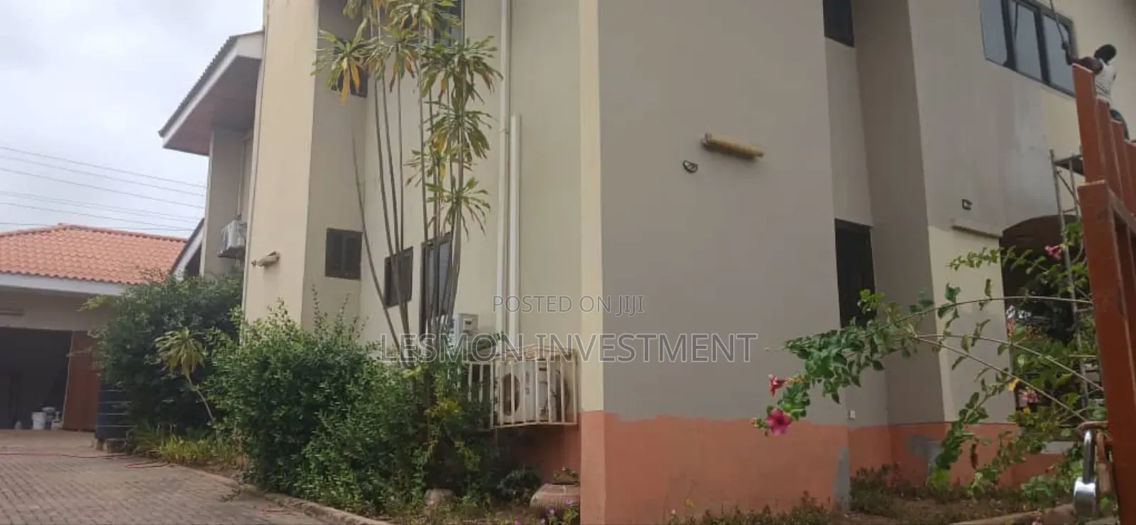 3bdrm Duplex in Spintex for sale