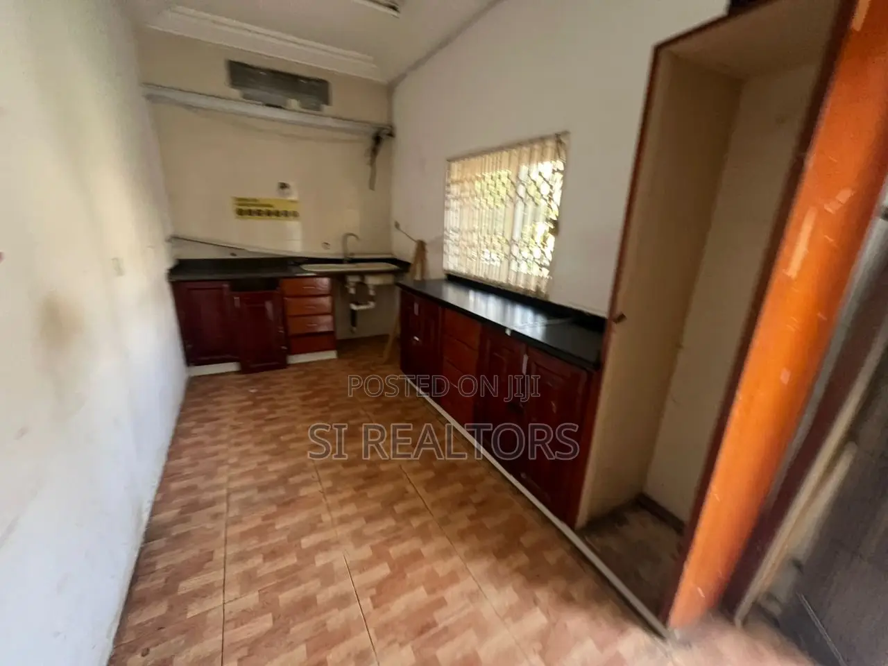 5bdrm House in Airport Residential for rent