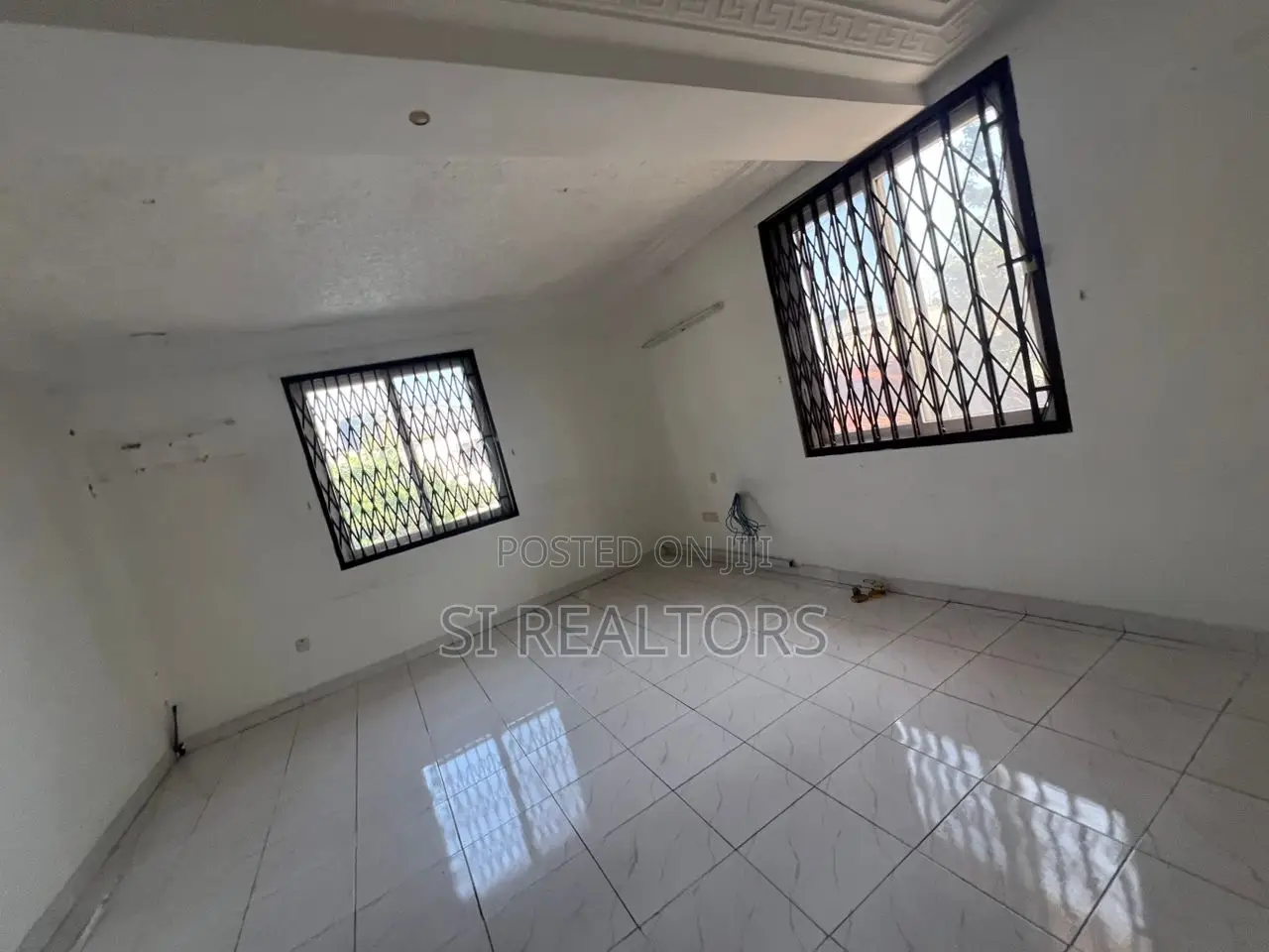 5bdrm House in Airport Residential for rent