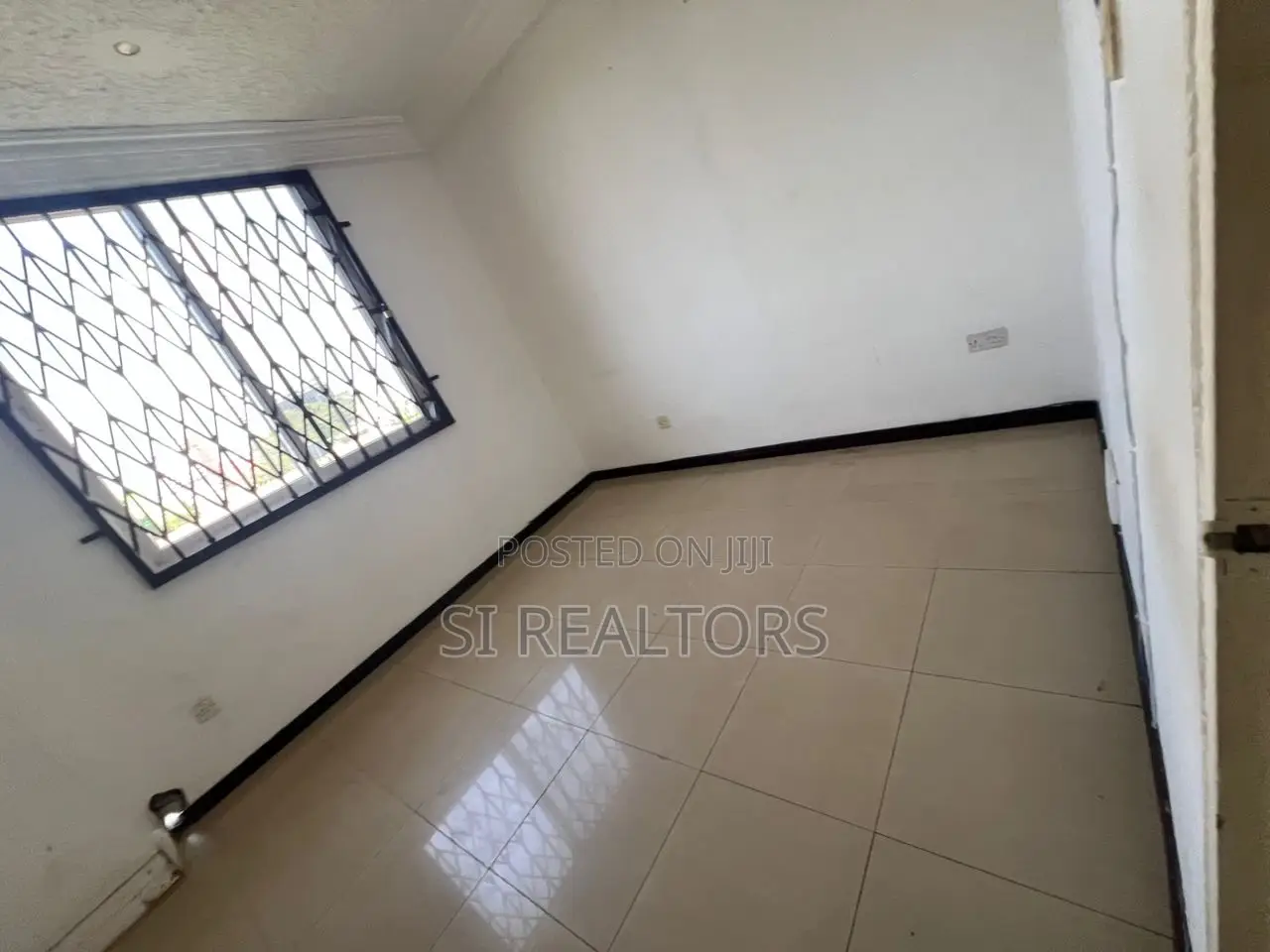 5bdrm House in Airport Residential for rent