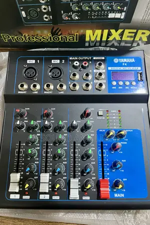 Yamaha 4 Channels Live Mixer