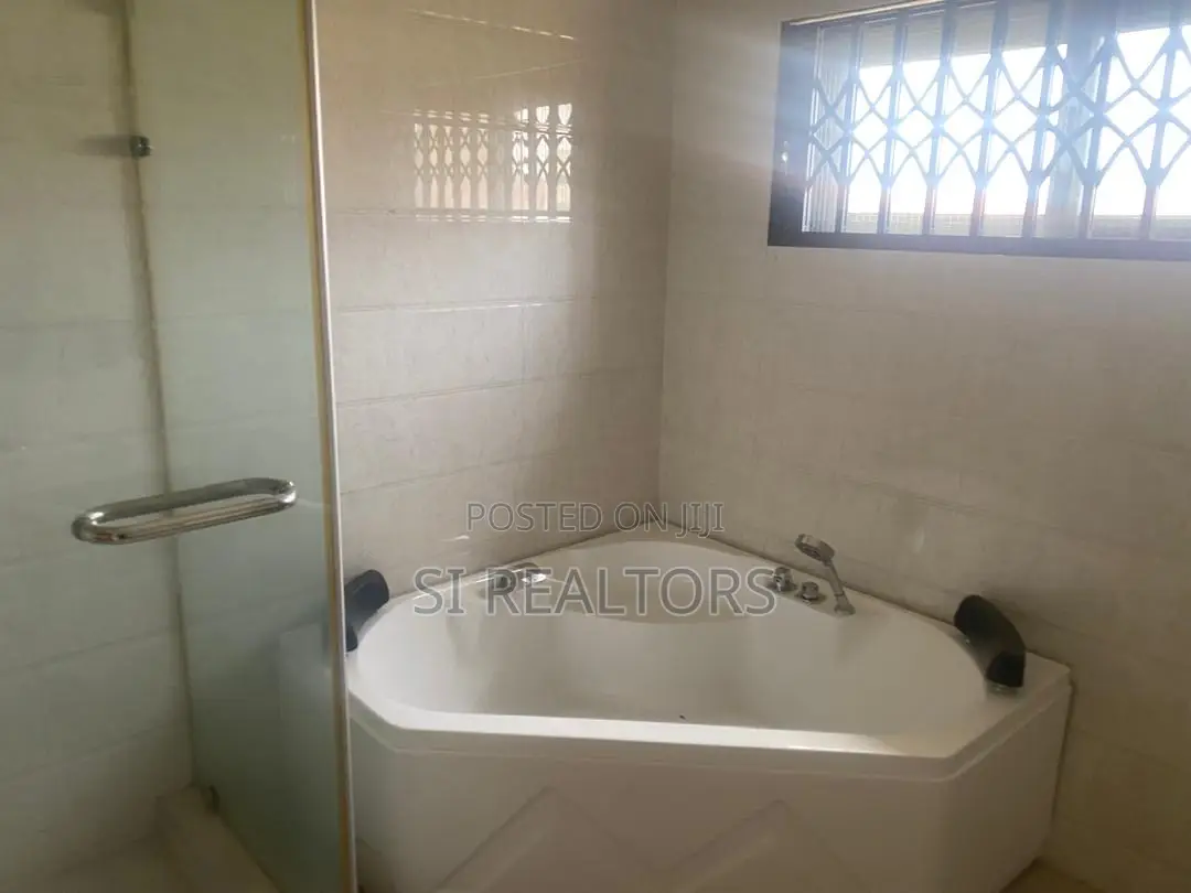 4bdrm Duplex in East Legon, Otano for rent