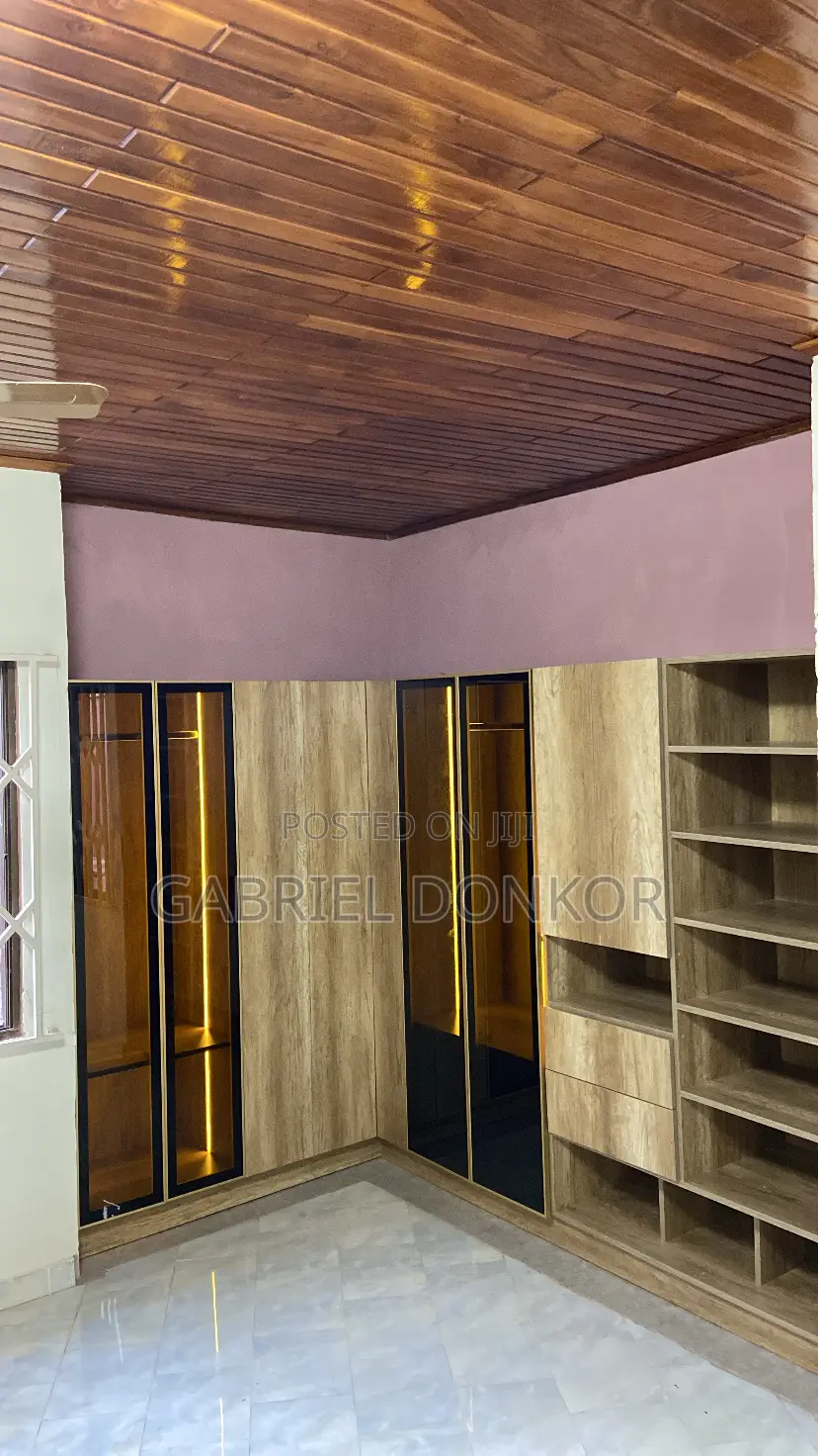 Handleless Profile Glass Doors Meet Ambient Lighting L-Shape Wardrobe