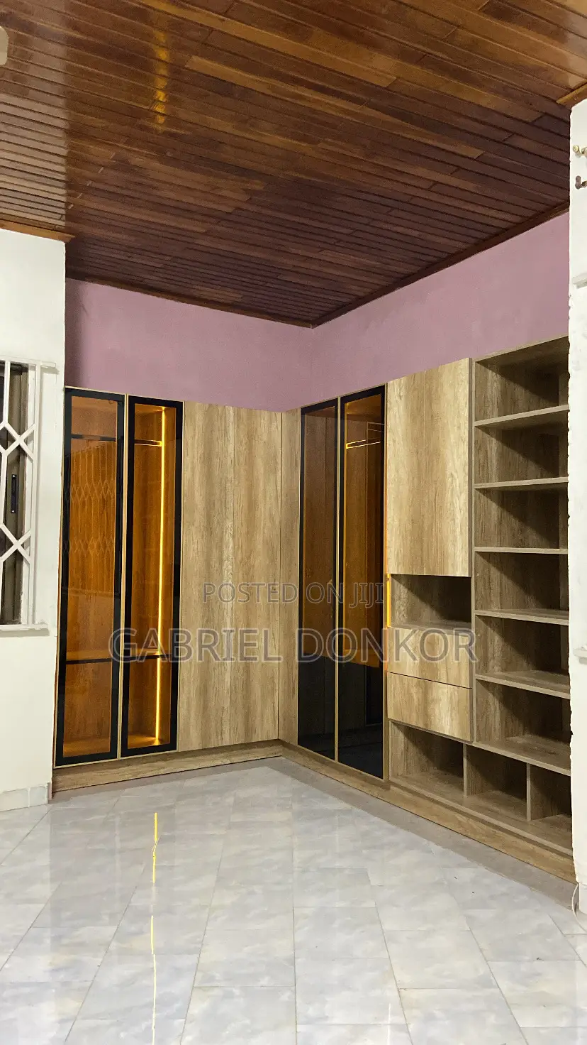 Handleless Profile Glass Doors Meet Ambient Lighting L-Shape Wardrobe