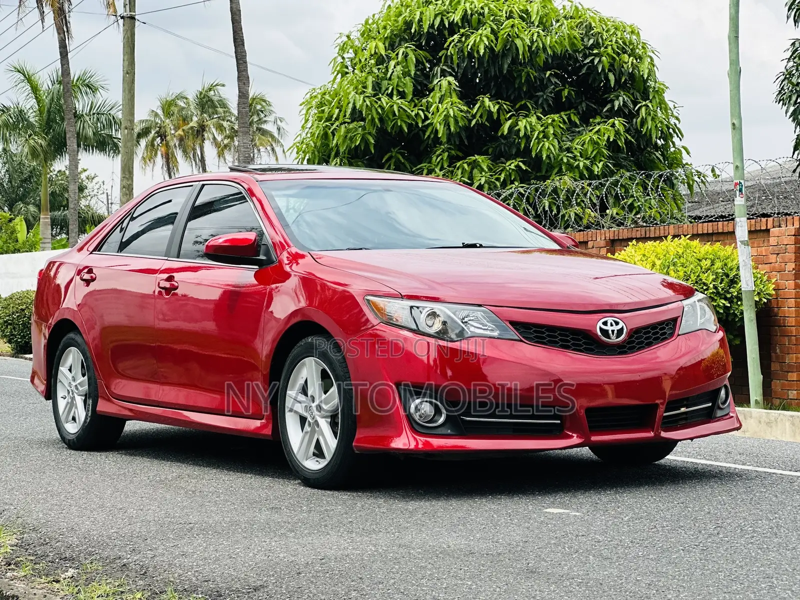 Toyota Camry SE 4dr Sedan (3.5L 6cyl 6A) 2014 Red