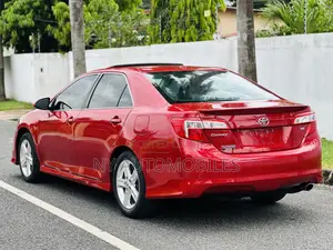 Toyota Camry SE 4dr Sedan (3.5L 6cyl 6A) 2014 Red