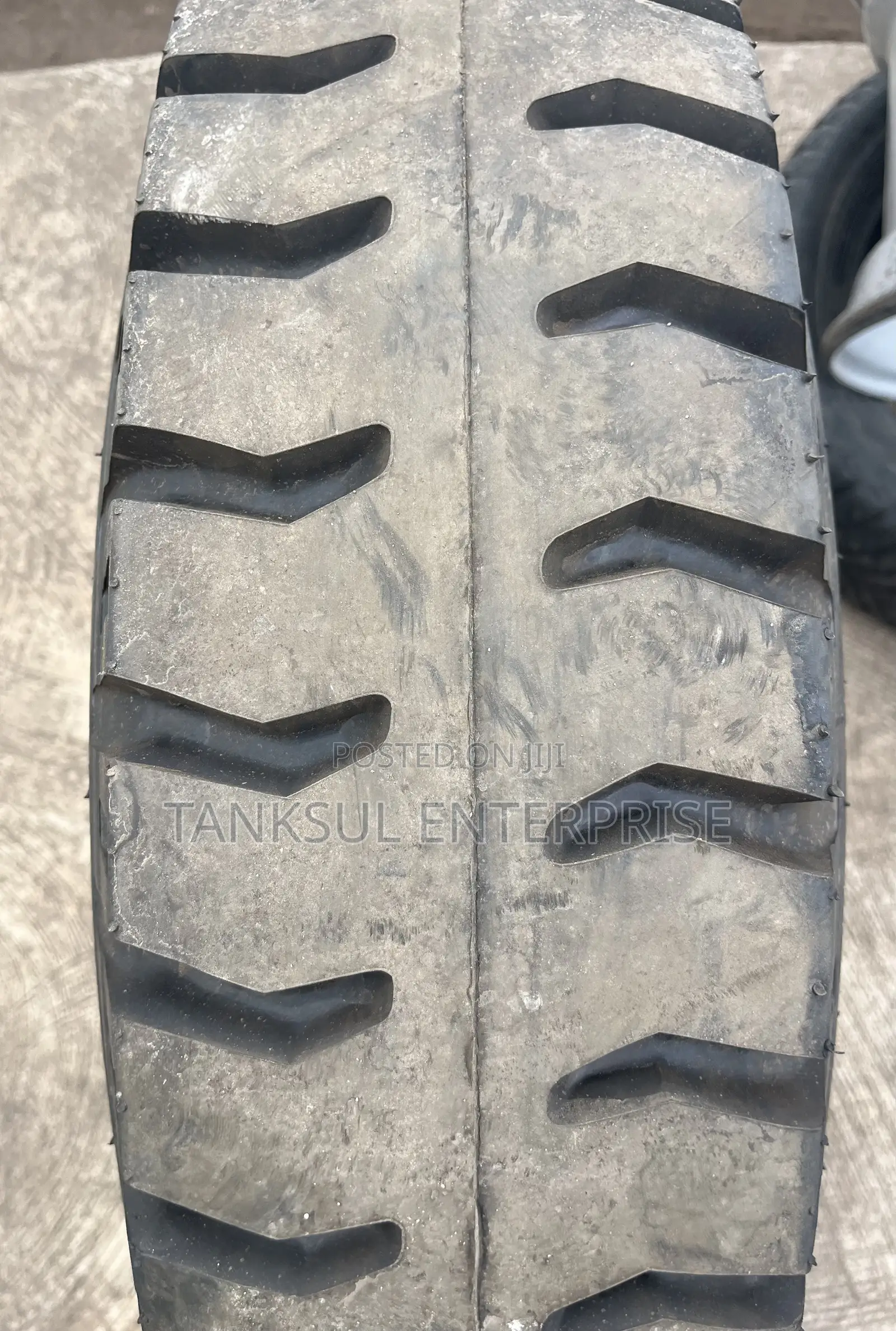 9.00 -16 VGL Tractor Tyre