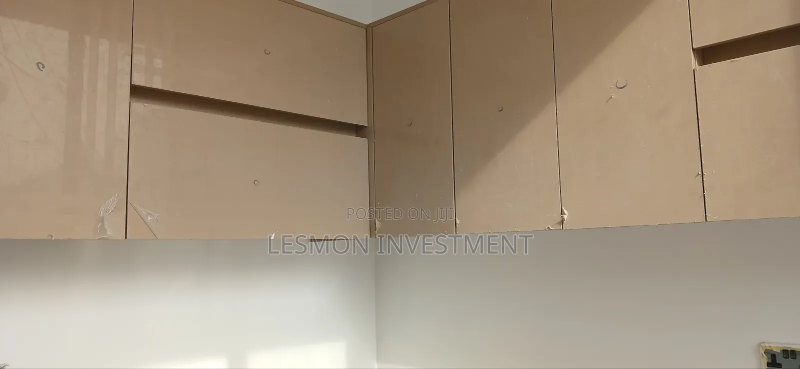 8bdrm Duplex in Sakumono for sale