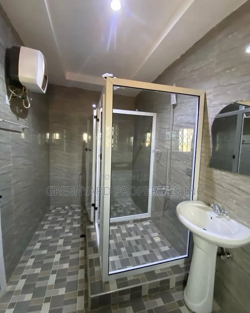 4bdrm House in East Legon for rent