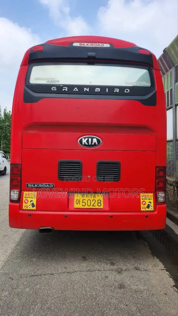 Kia Granbird 2011 Brown