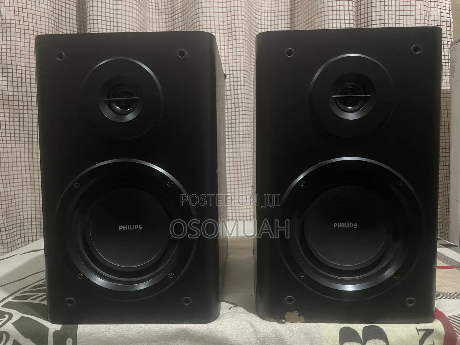 Phillips Bookshelf Speakers