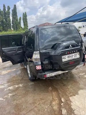 Mitsubishi Pajero V90 2.8 GLS/GLX 2017 Black