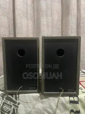 Phillips Bookshelf Speakers