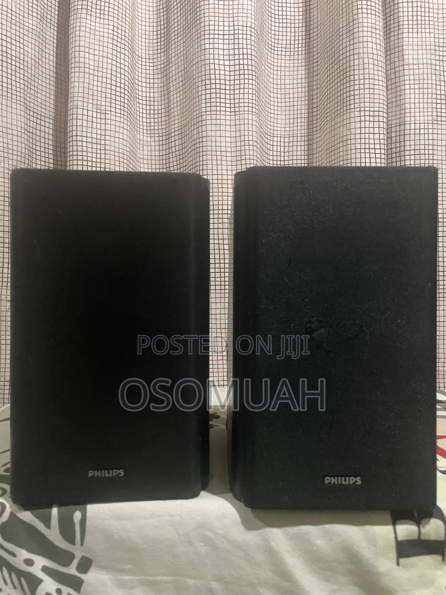 Phillips Bookshelf Speakers