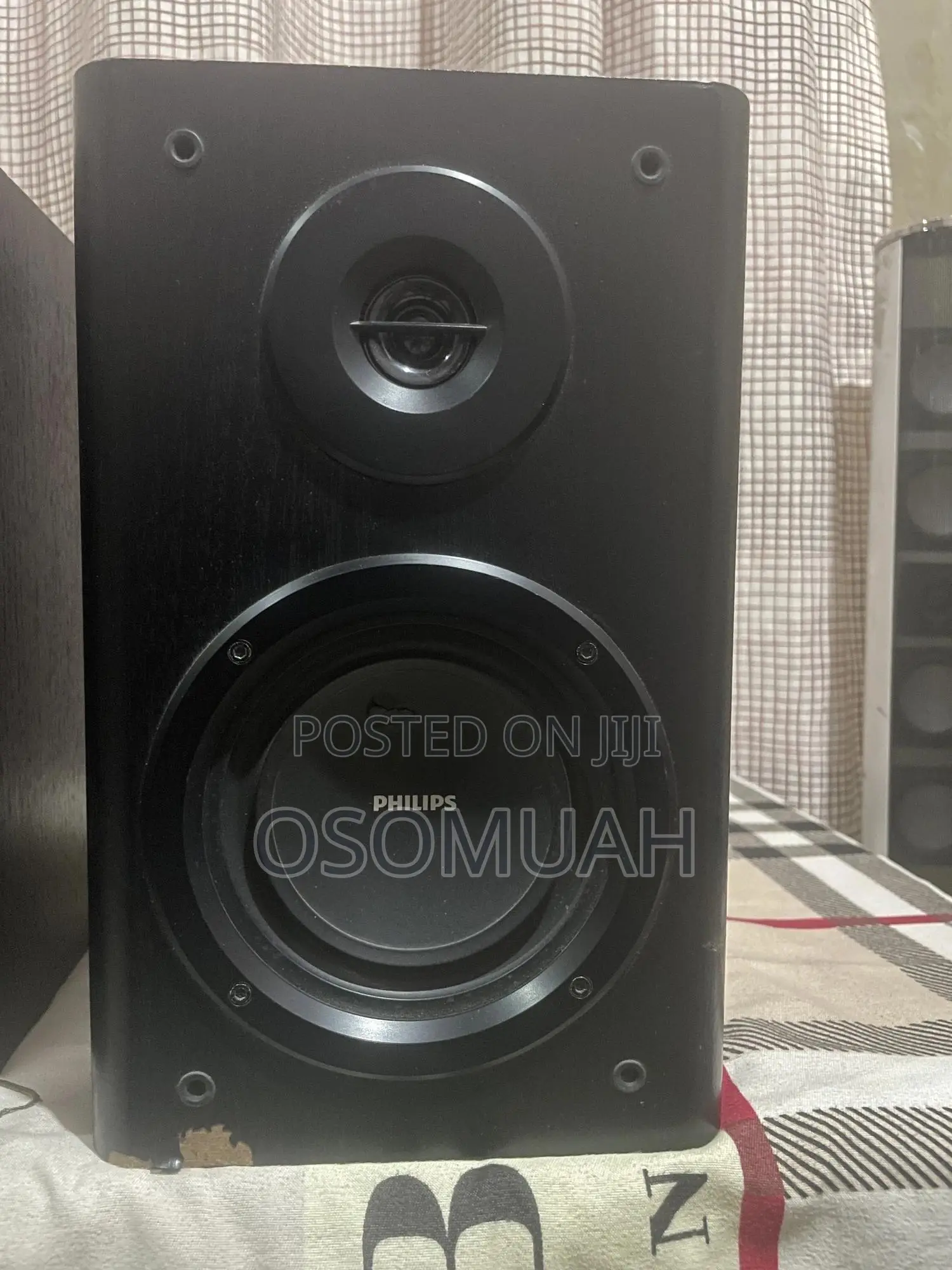 Phillips Bookshelf Speakers