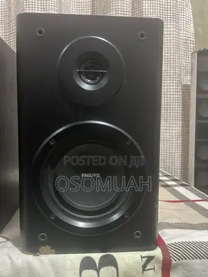 Phillips Bookshelf Speakers
