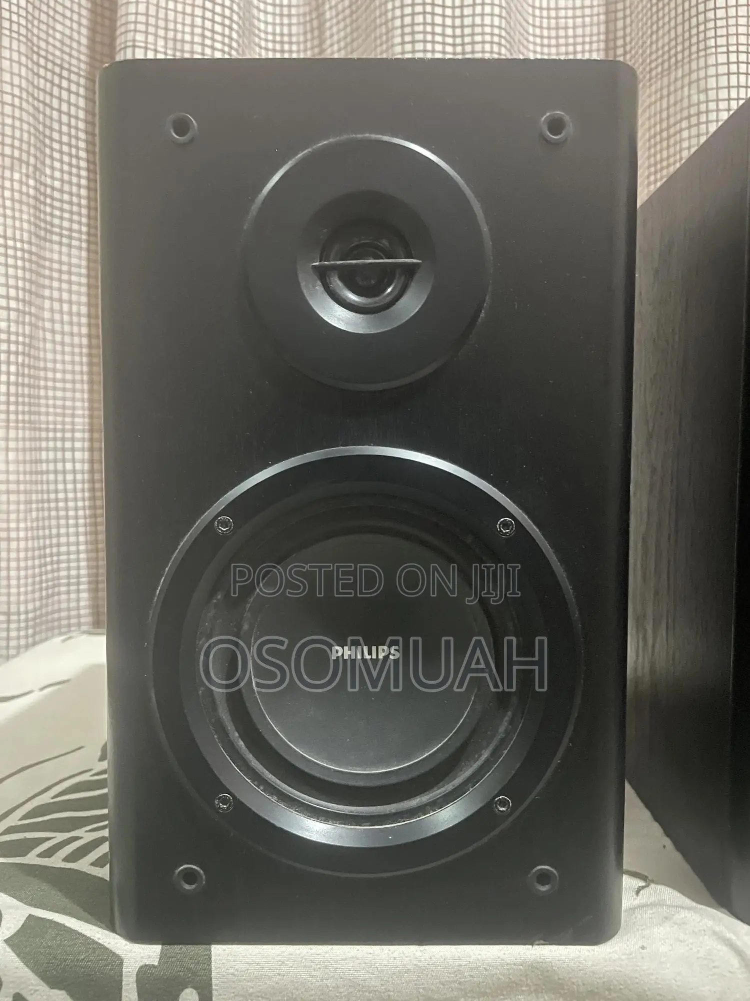 Phillips Bookshelf Speakers
