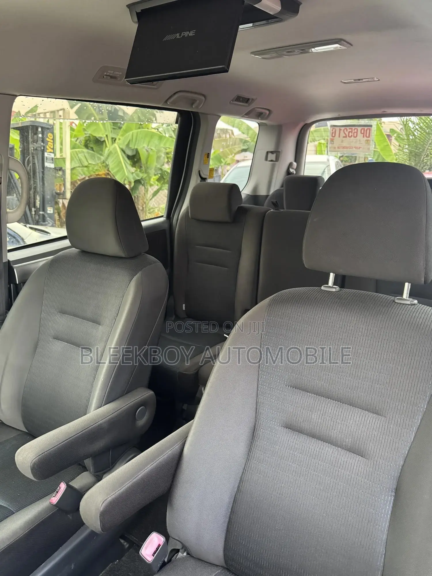 Toyota Voxy 2013 White