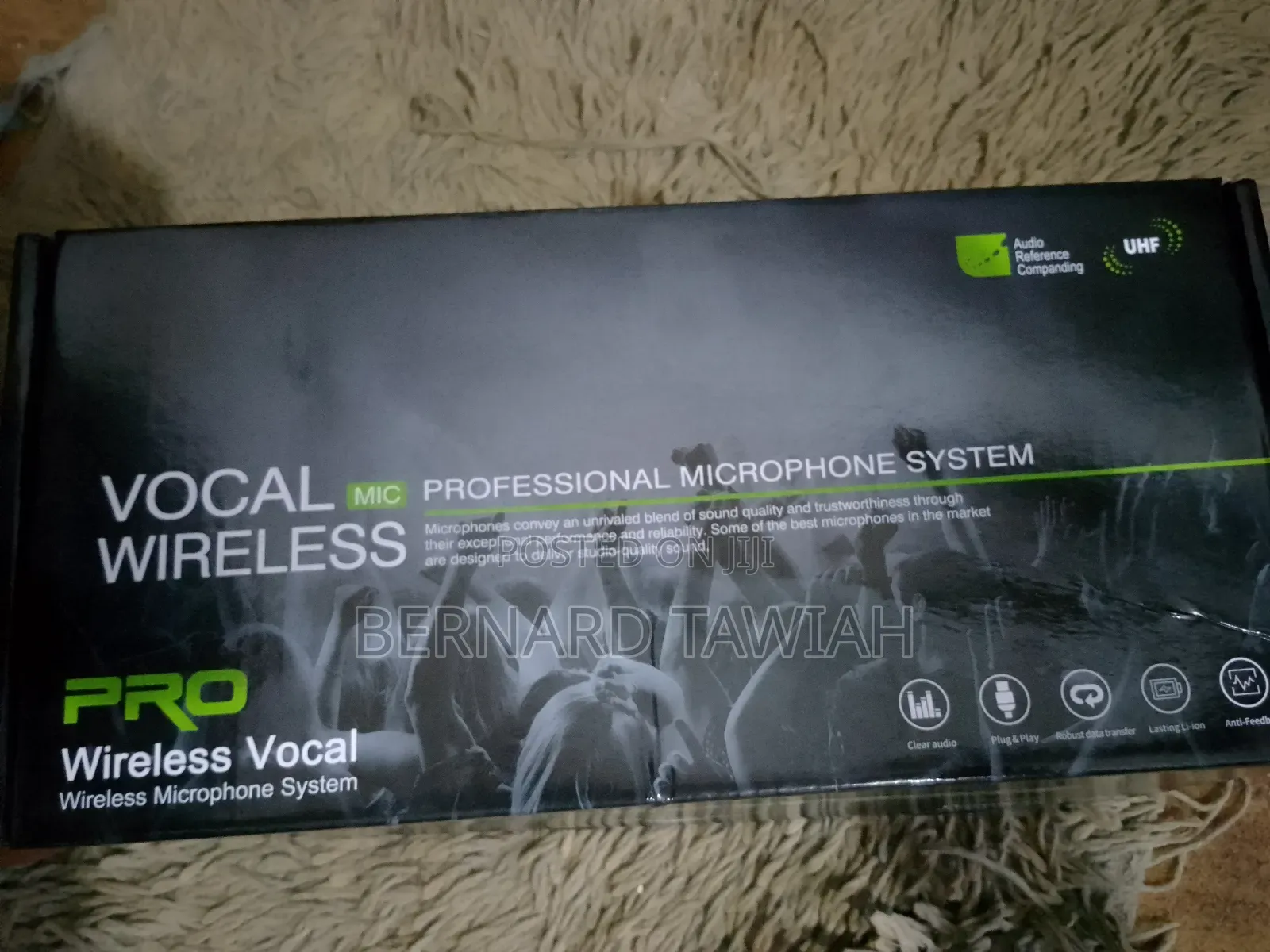  “Uhf 4-in-1 Wireless Microphone System – Powerful Clear Sound”