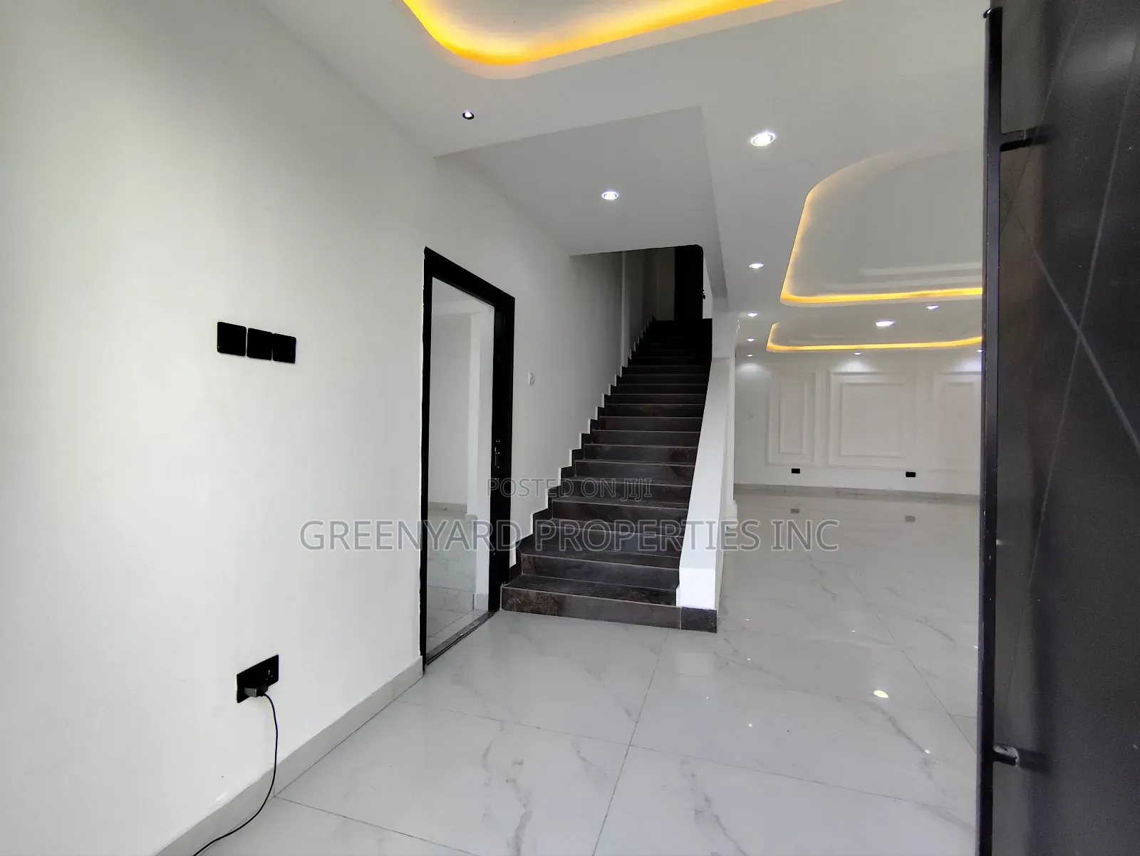 6bdrm House in Hills Katamanso, East Legon for sale