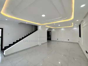 6bdrm House in Hills Katamanso, East Legon for sale