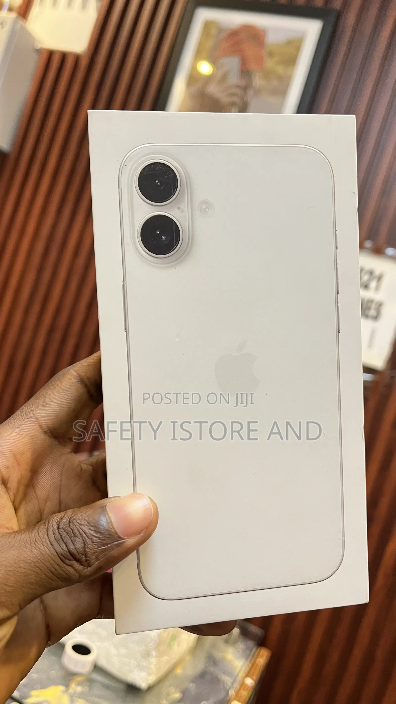 New Apple iPhone 16 Plus 128 GB White