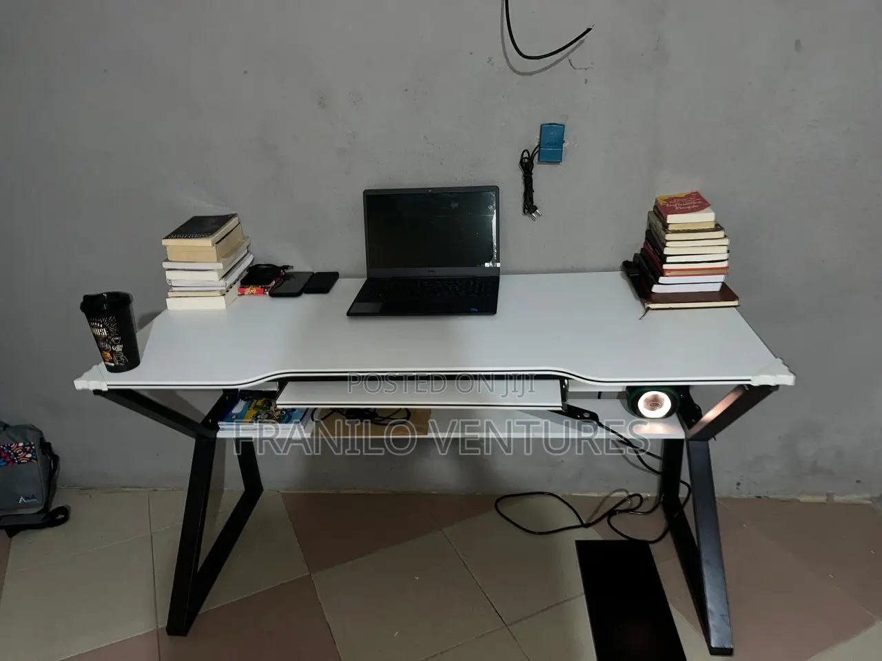 Office/Gaming Desk With Keyboard