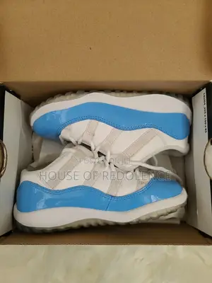 Nike Air Jordan 11 Retro Low Sneakers