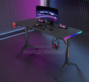 1.4m Gaming Desk